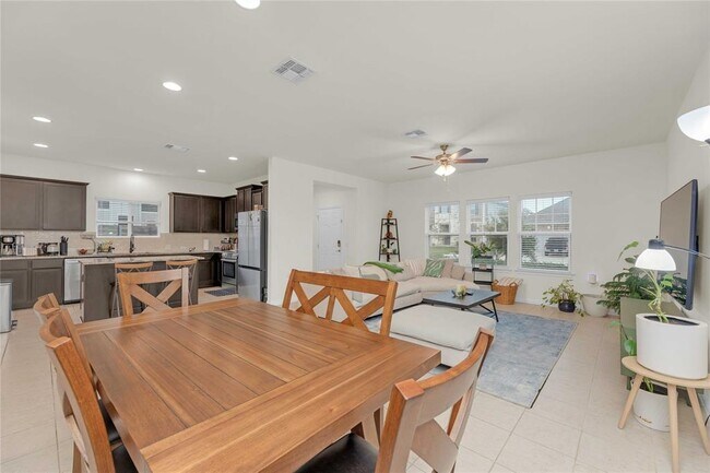 Building Photo - 16900 Adoro Dr