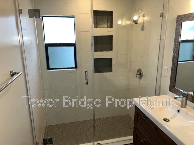 Building Photo - 5724 Callister Ave