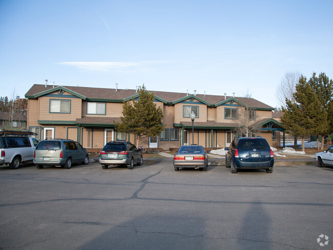 Primary Photo - Wapiti Meadows Apartments