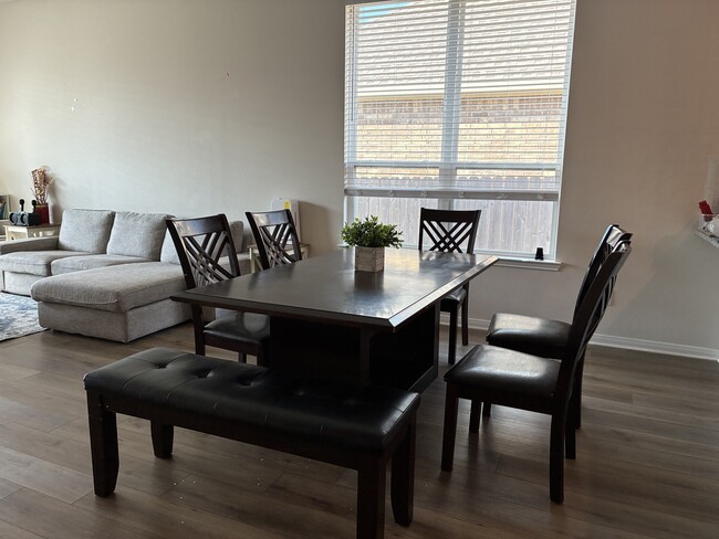 Building Photo - 6208 Rockford Dr