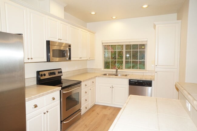 Building Photo - Beaverton Luxury Condo - Tanasbourne area