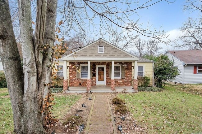Building Photo - 1641 Cherry Ave
