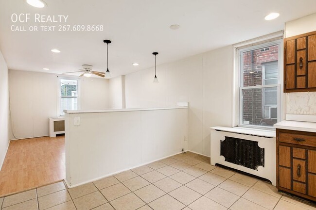 Building Photo - West Passyunk Two Bedroom Apartment