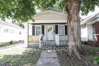 Building Photo - 501 Maxwell Ave