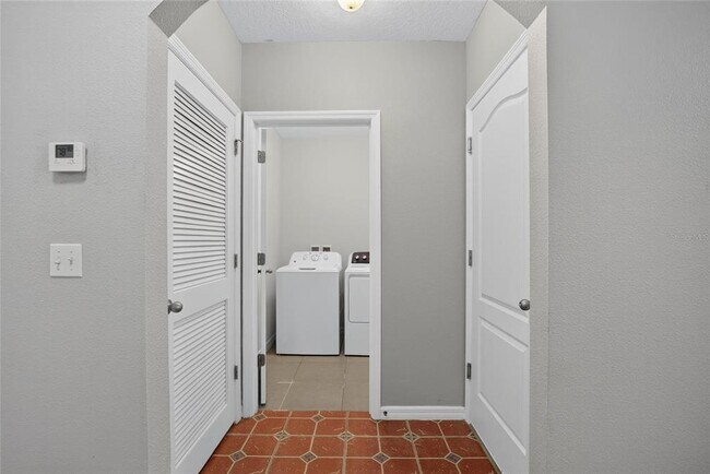 Building Photo - 16441 Treasure Point Dr