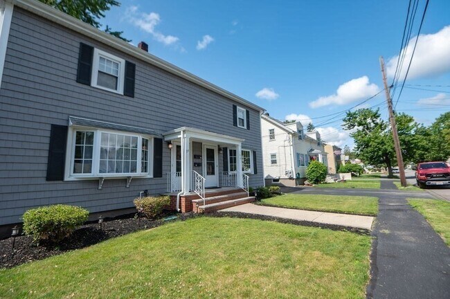 Building Photo - 37 Longview Way