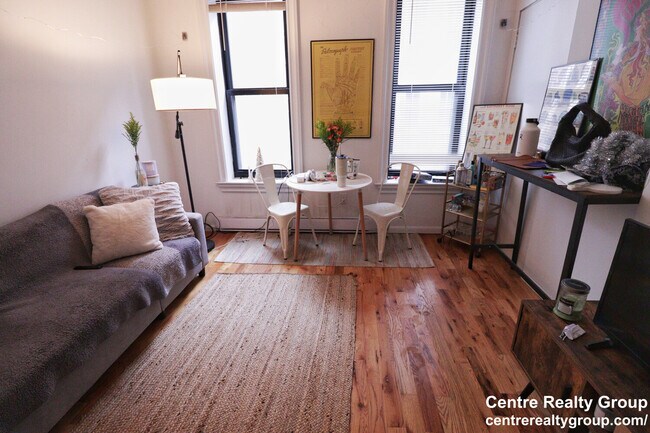 Building Photo - 30 Isabella St