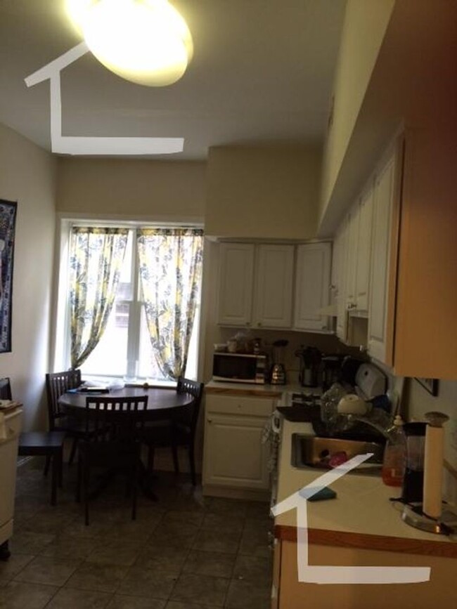 Building Photo - HOT BROOKLINE LISTING!!!!!