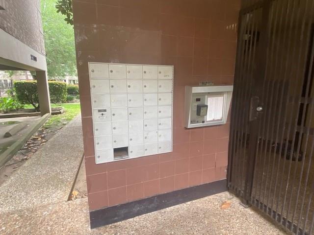 Building Photo - 2209 S Braeswood Blvd