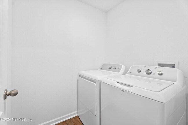 Building Photo - 197 Ardila Cir