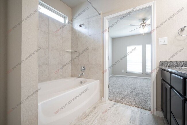 Building Photo - 7717 Hickman St