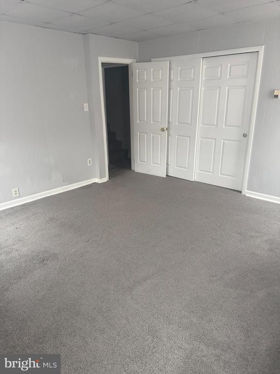 Building Photo - 6 S Cedar Ln