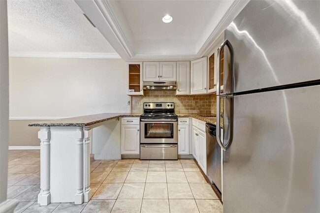 Building Photo - 2833 Orange Tree Cir N