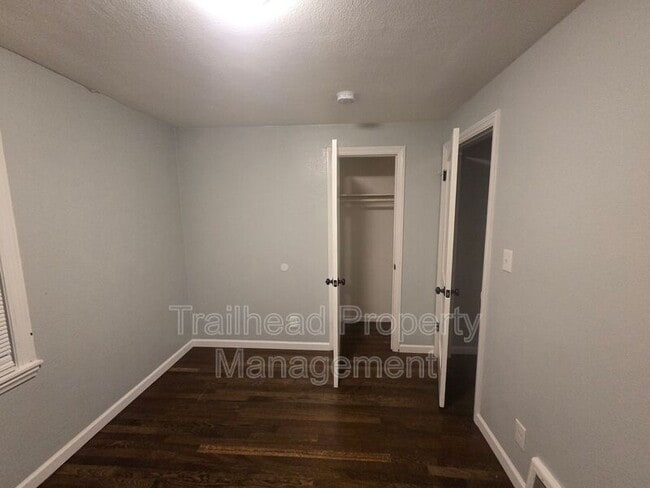 Building Photo - 618 NE 43rd St