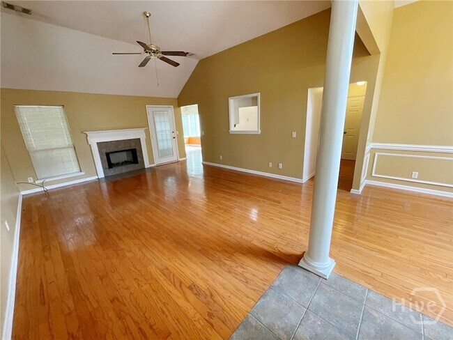 Building Photo - 102 Cormorant Way