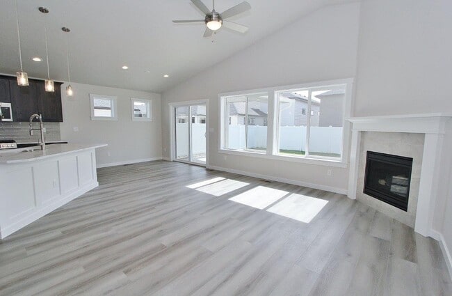 Building Photo - 1669 Kayak Rd