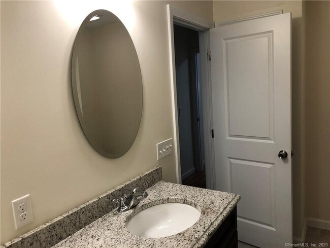 Building Photo - 19 Oak Meadows Dr