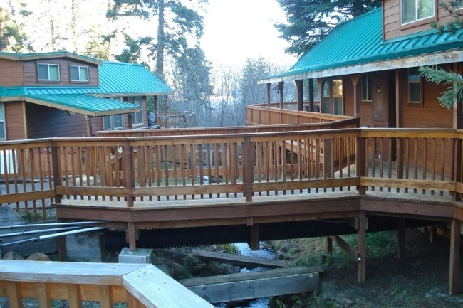 Cabins Sharing Creek Frontage Running into Hyatt Lake - Campers Cove Resort