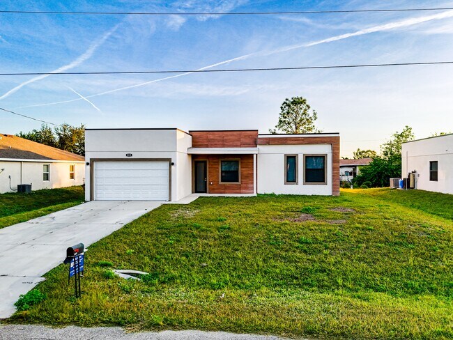 Building Photo - 2915 65th St W