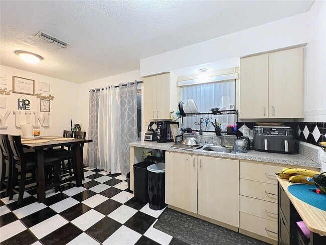 Building Photo - 272 Florida Pkwy