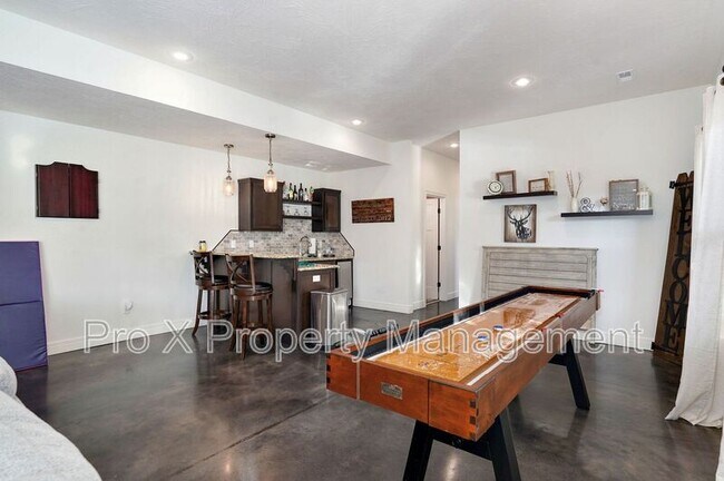 Building Photo - 6020 S McCann Ave