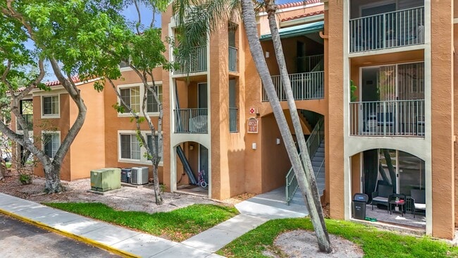 Building Photo - Super Cozy 2 bedroom in Desirable Neighborhood in coconut creek