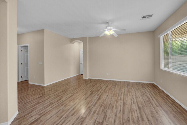 Building Photo - 18631 E Swan Dr