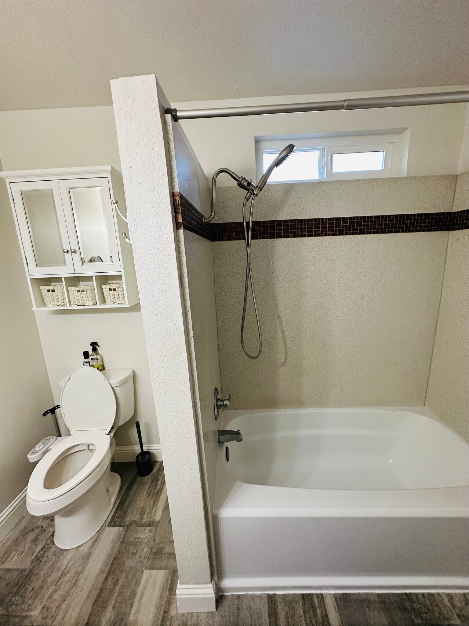 Building Photo - 1274 N Cedar St