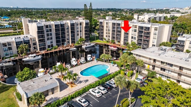 Building Photo - 3 Royal Palm Way