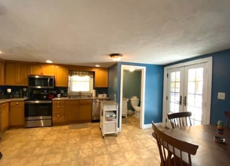 Building Photo - 74 Oak St