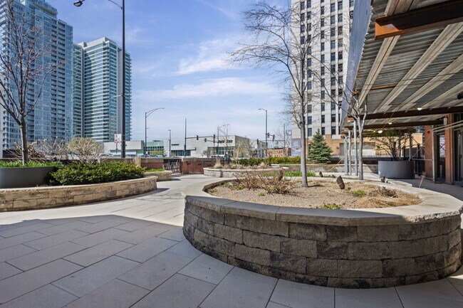 Building Photo - 330 N Jefferson St