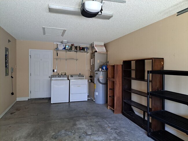 Building Photo - Golf Course Views in The Villages