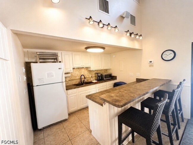 Building Photo - 27810 Hacienda E Blvd