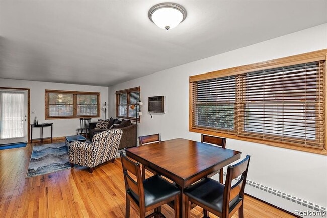 Building Photo - 836 Miller Ave