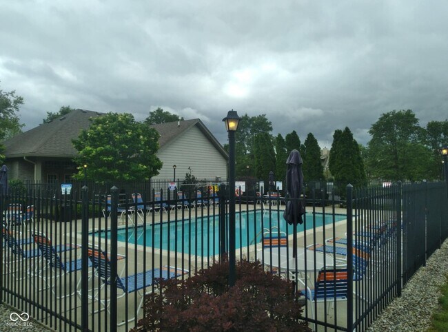 Building Photo - 9820 Legends Creek Dr