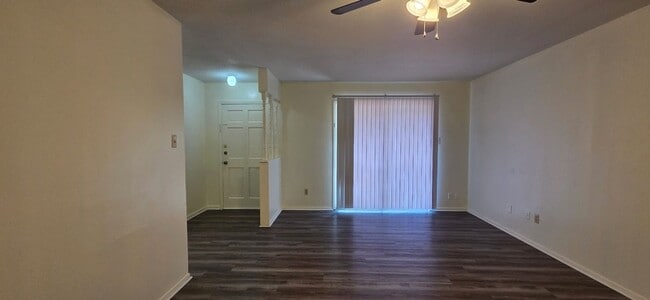 Building Photo - Almost Ready! 3 Bedroom 2 Bath Duplex in Longview!