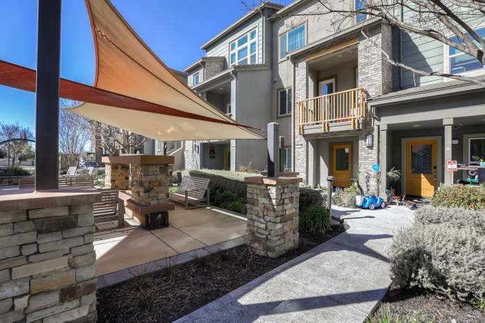 Building Photo - 2418 Stearman Ln