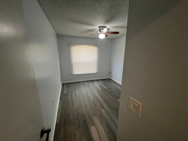 Building Photo - 12833 Parkbury Dr