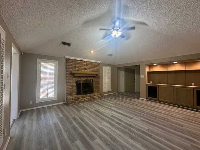 Building Photo - 4418 Norwood St