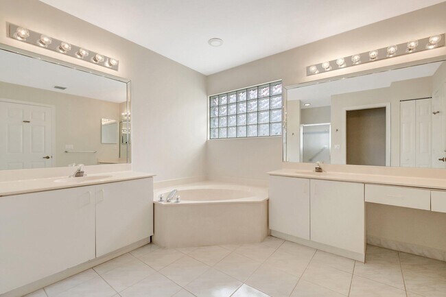 Building Photo - 6779 Indianwood Way