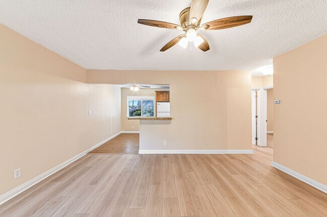 Building Photo - 1427 West Parade Street