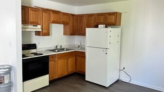 Kitchen - 3709 Tiffany Dr