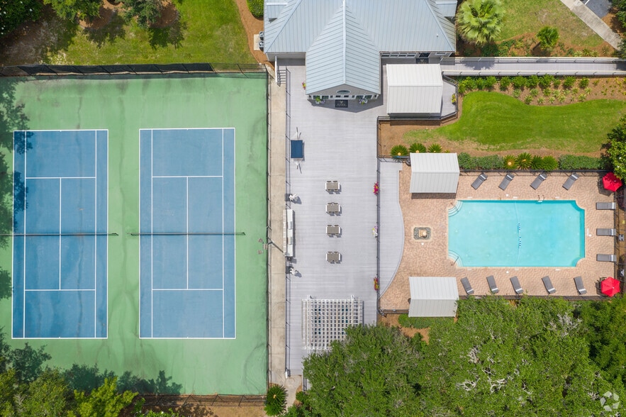 Tennis Courts/Pool/Leasing Office - Viera at Whitemarsh