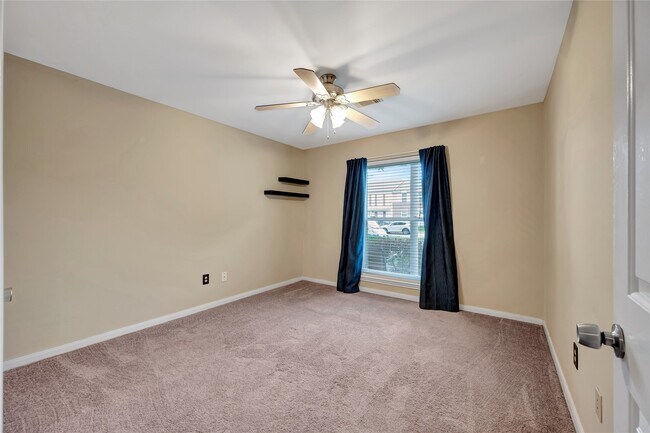 Building Photo - 1710 San Sebastian Ln