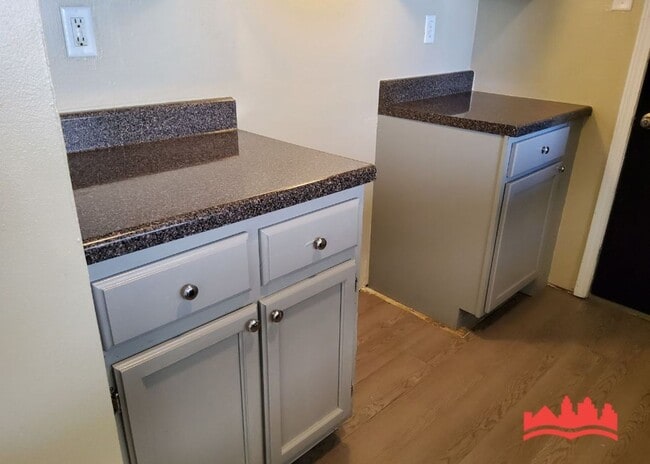 Building Photo - 3902 Ross Rd