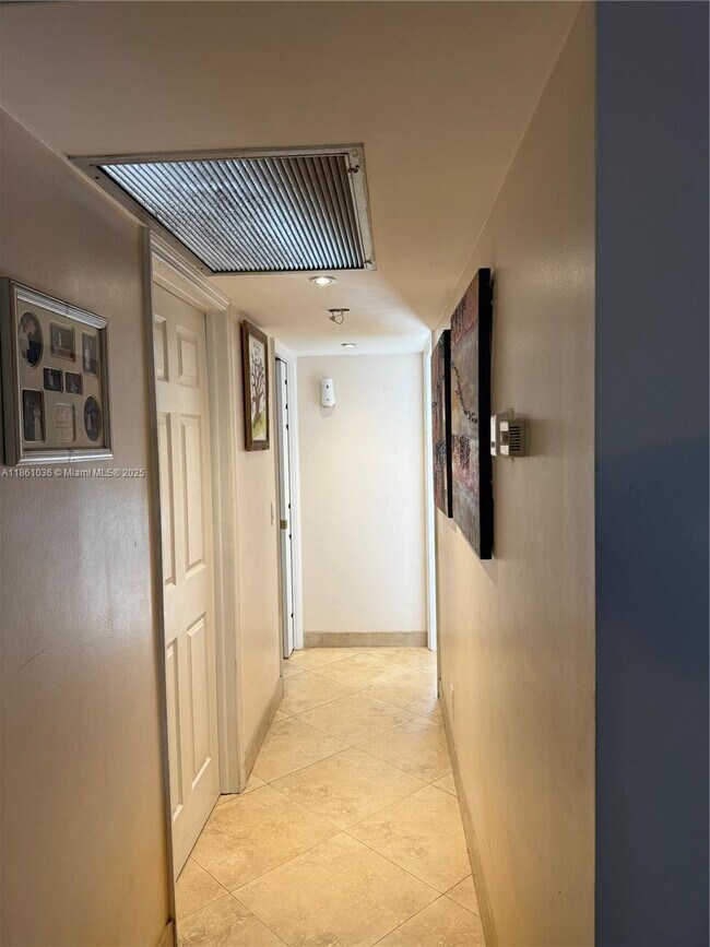 Building Photo - 1401 SW 135th Terrace