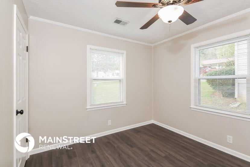 Building Photo - 19 Sioux Rd NE