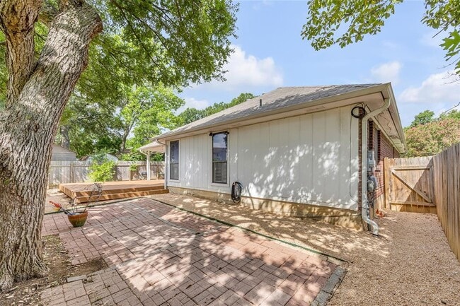 Building Photo - 10007 Brantley Bend