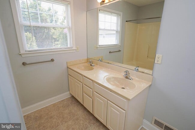 Building Photo - 1455 Hidden Meadow Ln
