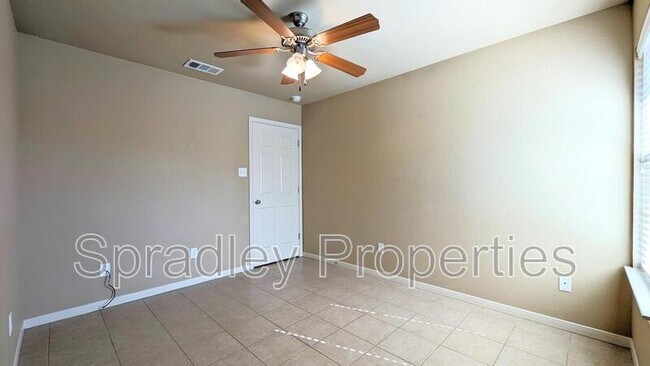Building Photo - 715B E Ridge Blvd